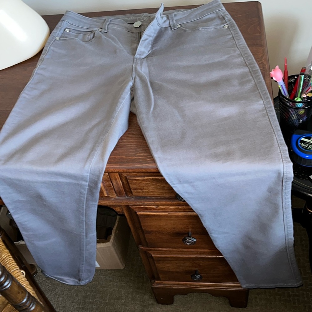 Celebrity Gold Size 8 Straight Leg Jeans